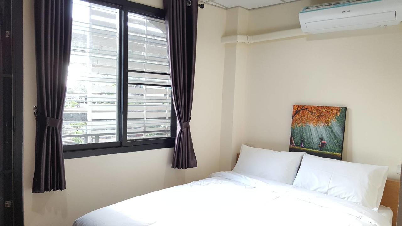 Double D Rooms & Cafe Bangkok Exterior foto